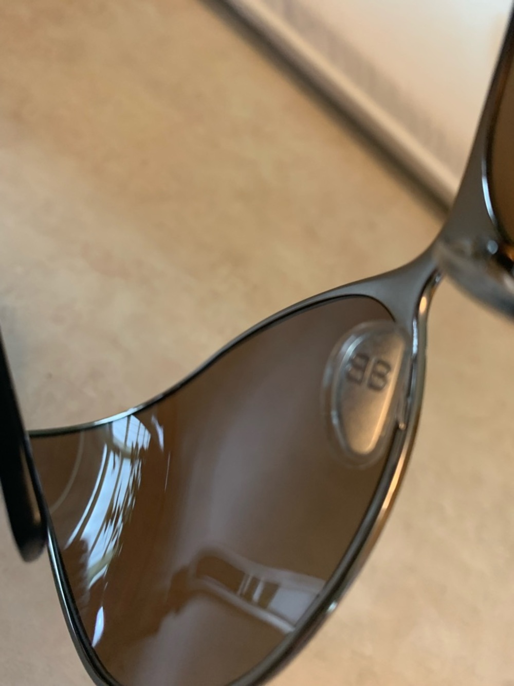 Balenciaga women’s sunglasses with case - Picture 6 of 11